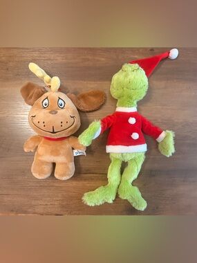 Dr Seuss The Grinch Who Stole Christmas & Max Stuffed Animal Plush Set